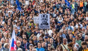 "С нас хватит Фицо": в Словакии прошли антиправительственные протесты. ФОТО