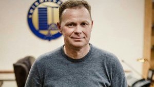 Непридатний до служби альпініст: Президент "Київміськбуду" виїхав з довідкою про інвалідність і підкорив Еверест (оновлено)