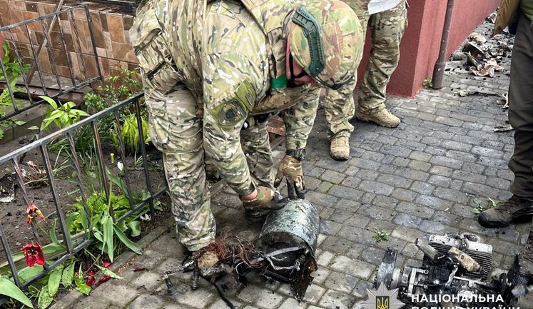 Бойову частину "Шахеда", що залетів у будинок, знешкодили в Рівному. ФОТОрепортаж