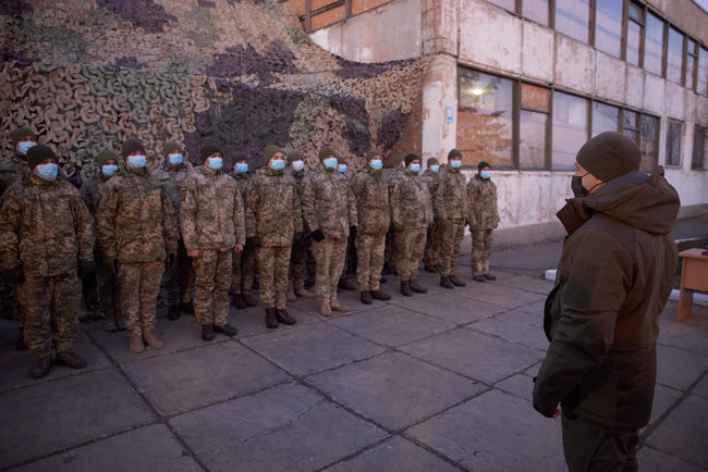 Берегите себя, вы - герои!, - Зеленский встретился с военнослужащими на передовой (обновлено) 05