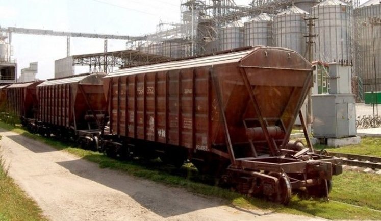 Почему Укрзализныця теряет перевозки зерна
