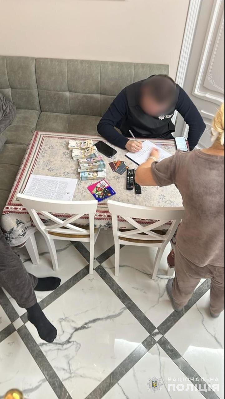 Нацполіція викрила депутатів двох міських рад Львівщини на отриманні 800 000 гривень відкату