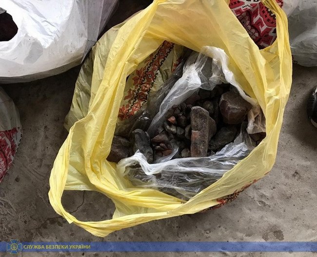 Нелегальний збут бурштину вартістю близько 6 млн грн припинено на Рівненщині, - СБУ 01