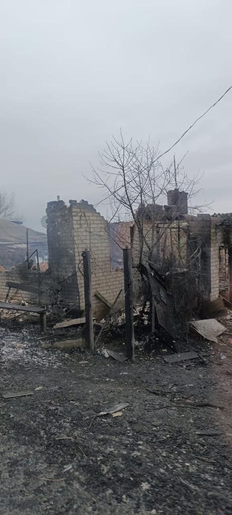Рашисти 13 разів обстріляли Донеччину: Пошкоджено інфраструктурний об’єкт, будинки та адмінбудівлі 05