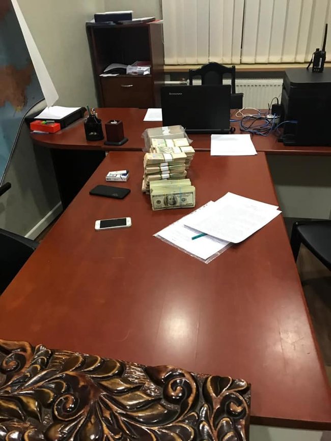 Two arrested for trying to bribe presidential candiadte Tymoshenko to quit election 02