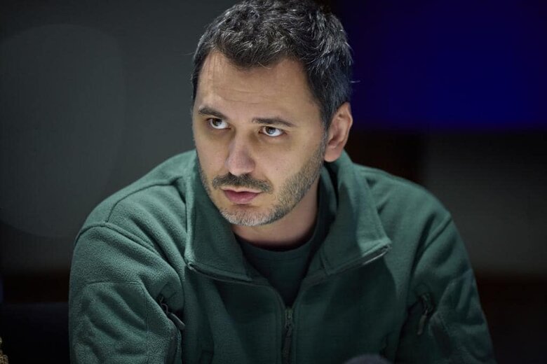 Слуга народу Єгор Чернєв: Ми склали іспит щодо використання HIMARS. Тому зараз говоримо про те, що ми уже дозріли до танків, літаків 01