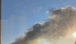 Масштабна пожежа на хімзаводі РФ: дрони долетіли до Самарської області