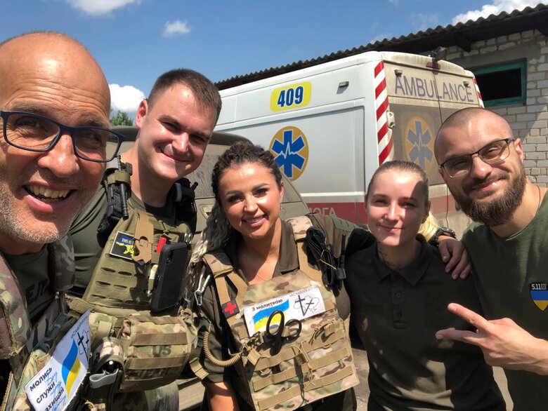 Військова капеланка Катерина Семенюк: Одна жінка з Ізюму розповідала, що було під час окупації, і казала: Я не вірю, що таке може зробити навіть маніяк. Це робили самі демони 12