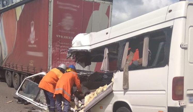 Fatal bus crash near Zhytomyr: 10 people killed, another 10 hospitalized. VIDEO&PHOTOS