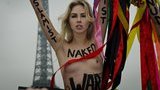 FEMEN в Париже в традиционной для себя манере напомнили мусульманкам, что Аллах создал их обнаженными. ФОТОрепортаж