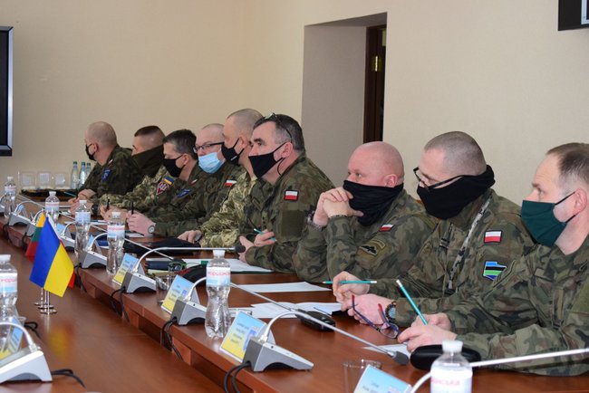 Польская военная делегация посетила район проведения ООС, - пресс-центр 05