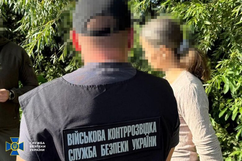 Жінка шпигувала за аеродромами ЗСУ на Львівщині Її затримали