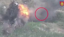 тіло росіянина летить у повітрі під час вибуху
