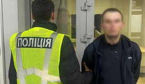 Попросив підказати дорогу: у Києві двоє чоловіків побили та пограбували військовослужбовця, - Нацполіція. ФОТОрепортаж