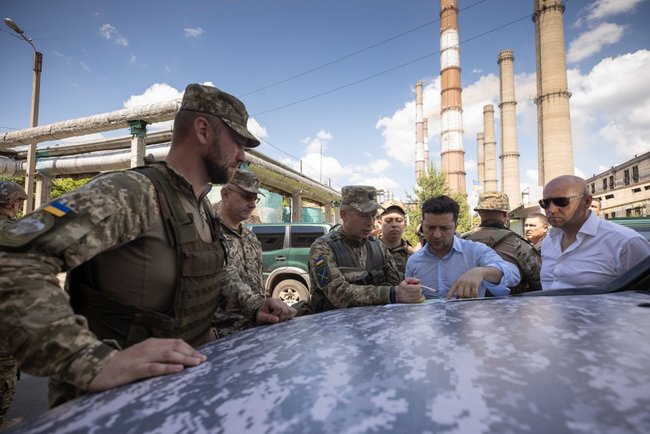 Zelenskyi visits frontline positions in Donbas 08