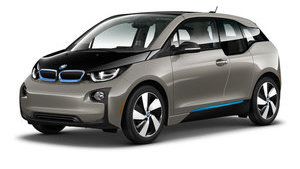 BMW признала свои электромобили опасными для низких людей