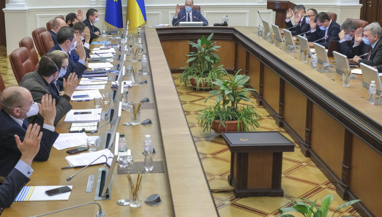 "Слуга народу" Маріковський виступив проти прем'єр-міністра, який звільнив Фірсова: "Де дно, Денисе Анатолійовичу?"