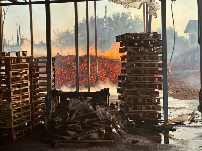 A factory is on fire in Trebukhiv