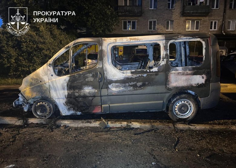 Уродженець Криму спалив два автомобілі у Шевченківському районі
