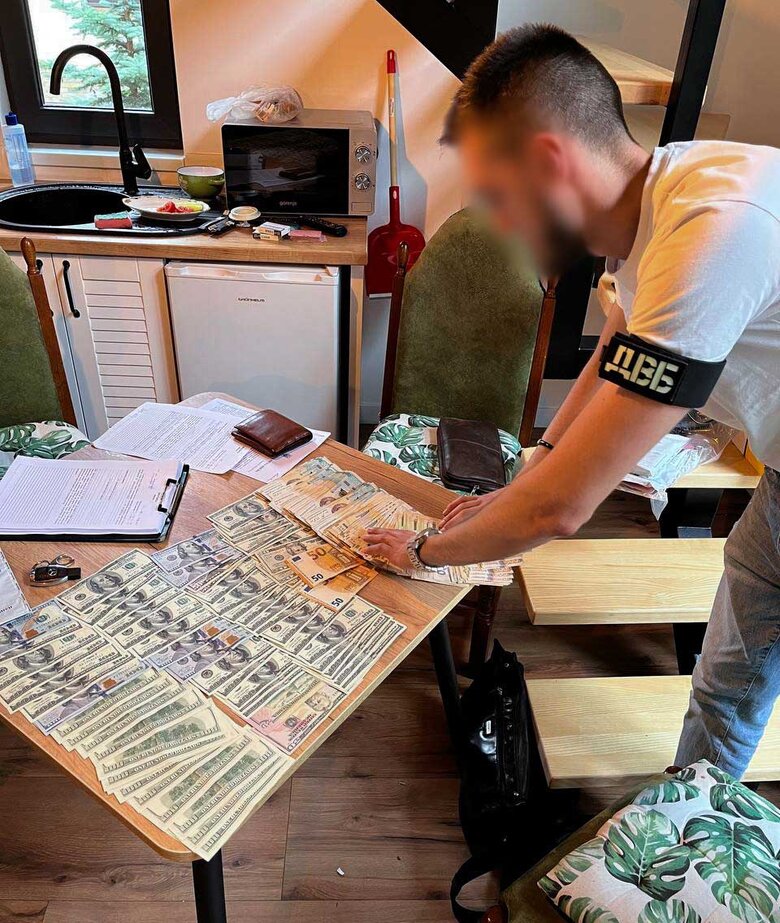 У Львові поліцейські затримали групу сутенерів