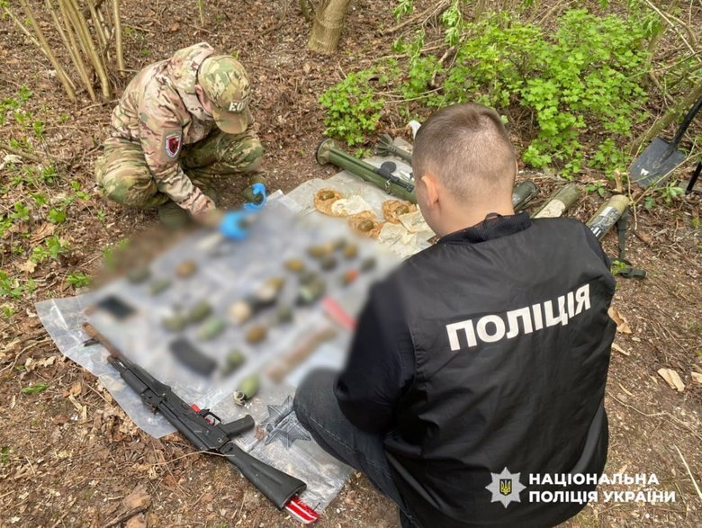 32 підозрюваних: поліція викрила канали незаконного обігу зброї