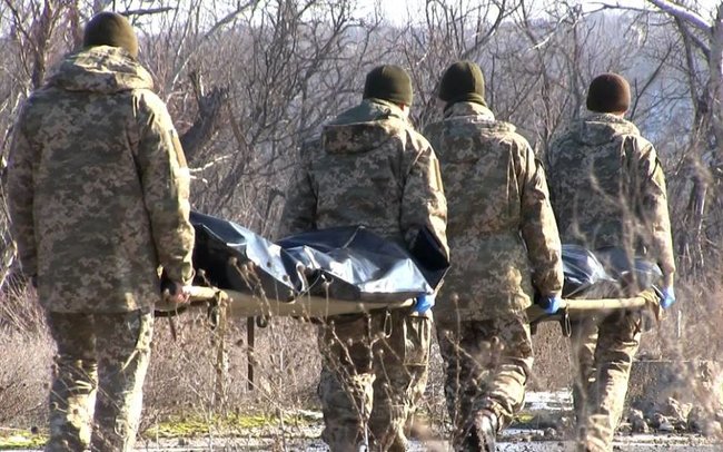 Under shadow of Russia’s war, Ukrainian veterans and families of fallen try to move on 01