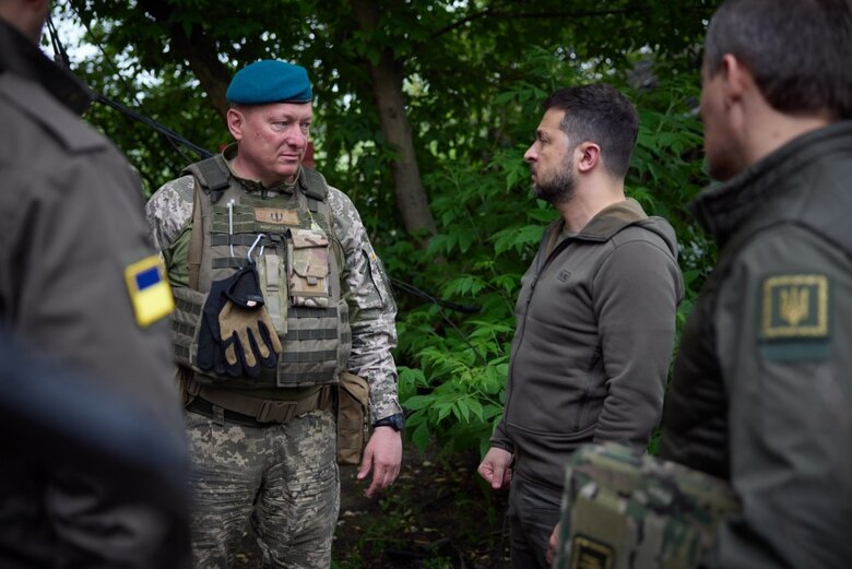 Зеленський прибув на передові позиції ЗСУ у смузі Вугледар - Мар’їнка та привітав воїнів із Днем морської піхоти ВМС (оновлено) 12