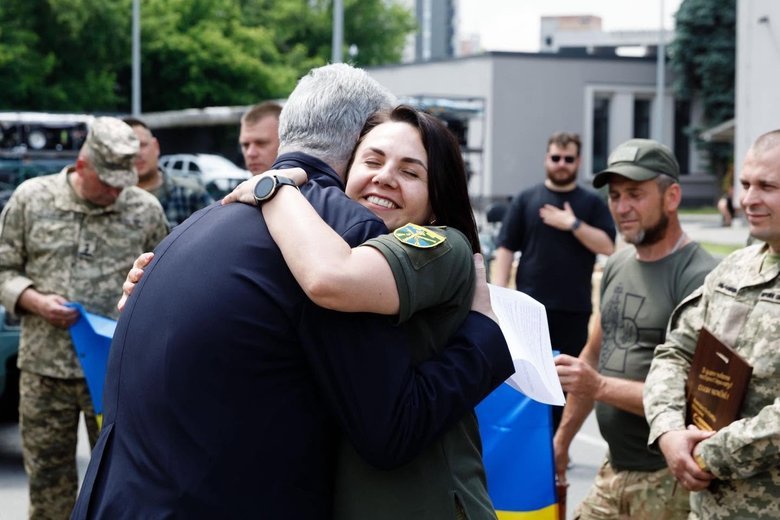 допомога Порошенка фронту