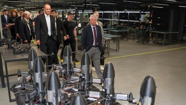 Сенатор Грем побував на виробництві компанії SkyFall
