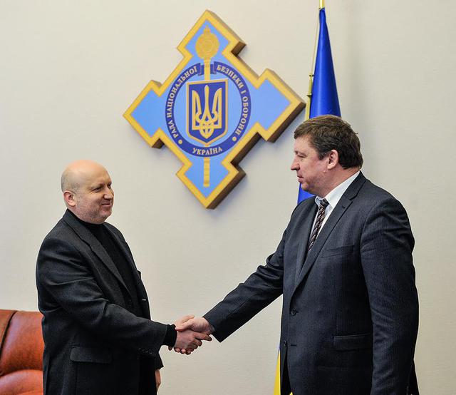 Турчинов и Министр нацобороны Литвы обсудили необходимость усиления военно-технического сотрудничества и констатировали безальтернативность санкций против РФ 01 Турчинов и Министр нацобороны Литвы обсудили необходимость усиления военно-технического сотрудничества и констатировали безальтернативность санкций против РФ 01