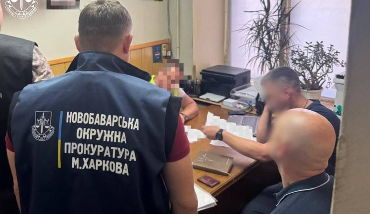 Експосадовцям Укрзалізниці повідомлено про підозру через забруднення земель із збитками державі 86 млн. грн.. ФОТОрепортаж