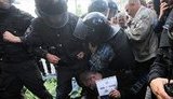 Милиция запретила продажу футболок "Спасибо..." - "Беркут" разгоняет продавцов