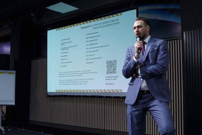 Артем Гриненко - про нові правила гри Укравтодору, тролів і дискримінацію 01
