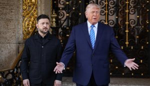 Театр абсурду продовжується.