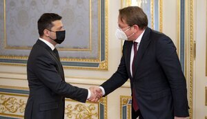 Зеленский встретился с еврокомиссаром Варгеи: Украина продолжает реализацию важных экономических проектов, несмотря на вызовы по безопасности. ФОТО