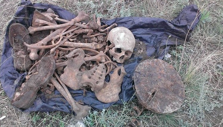 Бойцы 79й бригады нашли и с почестями захоронили останки красноармейца Второй Мировой войны. ФОТОрепортаж