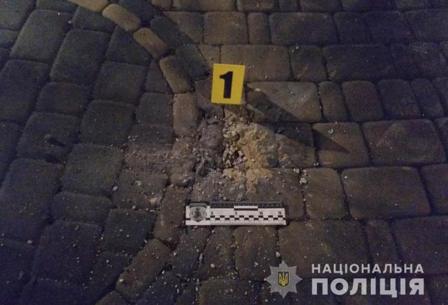 Во двор депутата Волынского облсовета бросили гранату 01