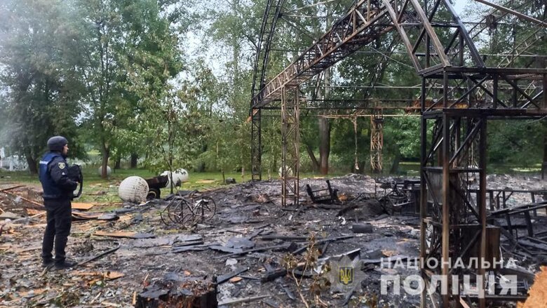 Последствия вражеских обстрелов в Киевском районе Харькова, - Нацполиция 01