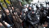 Сигнал от Януковича: Депутаты ходят в ВР через подвалы, а "Борисполь" и АП охраняют в обычном режиме