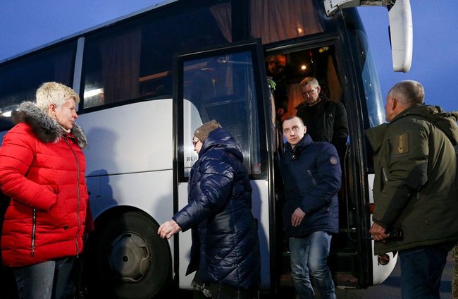 Обмін утримуваними особами завершився: 76 українців повернулися додому, - ОП (оновлено) 01