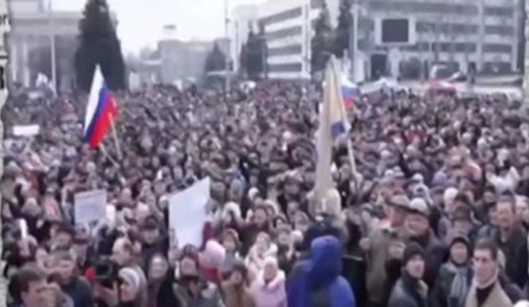 "Че принес вам "русский мир? Есть зарплаты как в России? Регресс выплачивают? "Народная" республика на таких терпилах и держится", - реалии "экономики ДНР". ВИДЕО