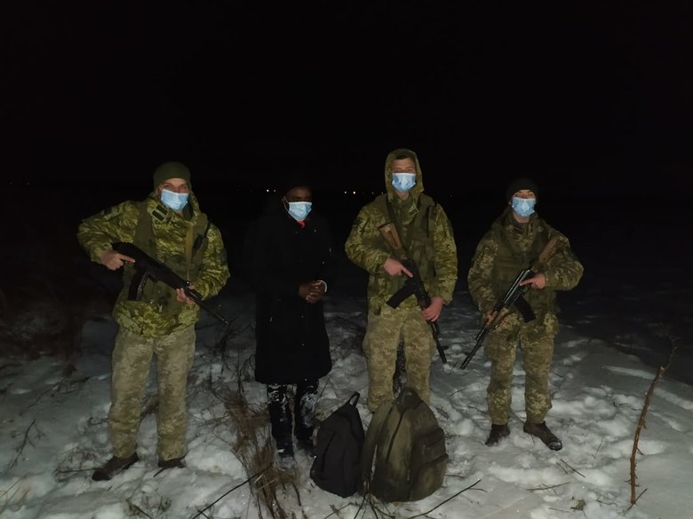 Гражданин Нигерии вплавь пытался пересечь украинско-словацкую границу, - Госпогранслужба 01