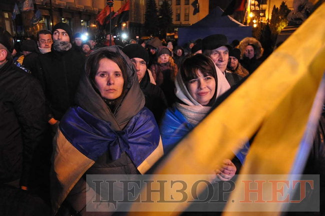 Активісти проводять мітинг під Офісом президента 07