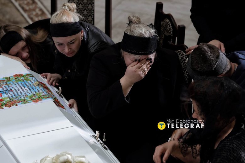 У Вишгороді попрощалися з 14-річним Іллею Гончаровим