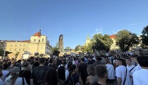 Более тысячи человек вышли на акцию против законопроекта №12414 во Львове: площадь у памятника Шевченко не вмещает всех. ВИДЕО+ФОТО