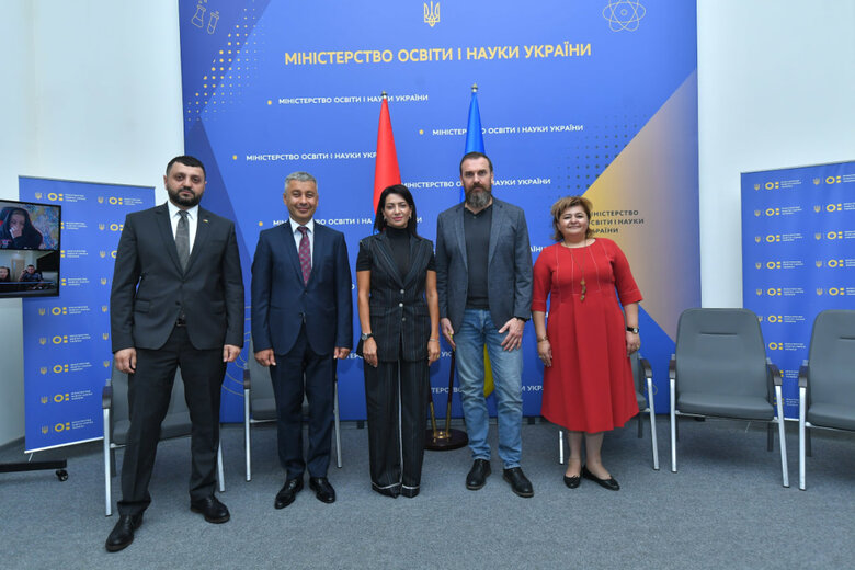 Ukraine received more than 1,000 educational devices from Armenia 01