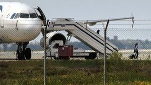 Man hijacked EgyptAir plane because of woman, - media. PHOTOS
