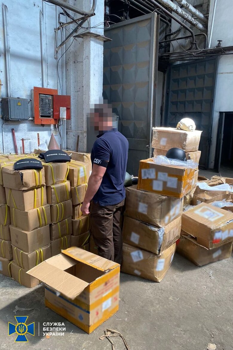 У Києві відому мережу Воєнторг ДіСі підозрюють у розкраданні військової амуніції та набоїв для НГУ на понад 8 млн грн, - СБУ 06