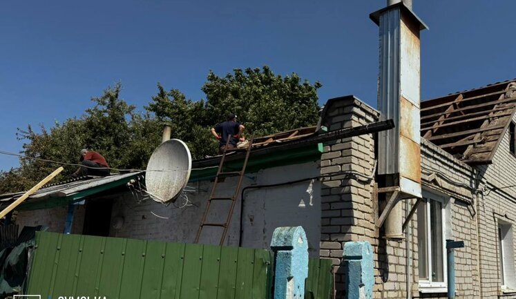 At night, enemy attacked Buryn community in Sumy region with drone: house and outbuildings damaged. PHOTOS