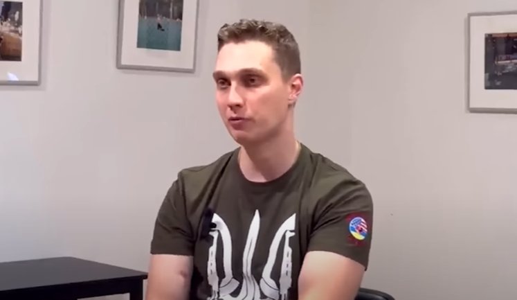 Військовий, який пішов пити чай у полон, та той, хто до останнього боровся, чомусь мають однаковий статус "дезертир", - захисник "Азовсталі" Жайворонюк
